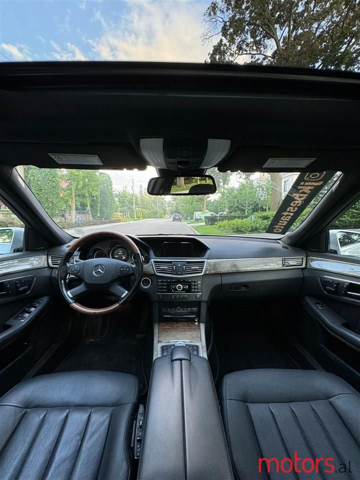 2010' Mercedes-Benz E 55 AMG photo #4