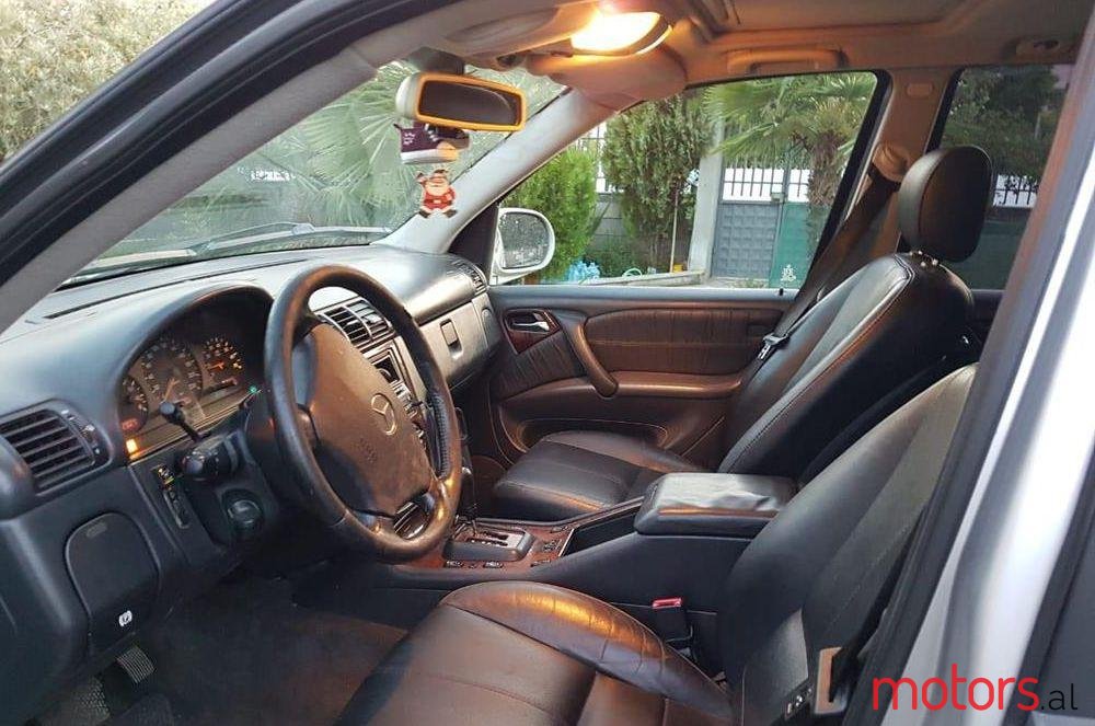 2000' Mercedes-Benz ML 320 photo #2