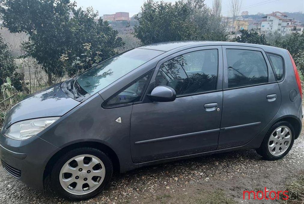 2005' Mitsubishi Colt photo #1