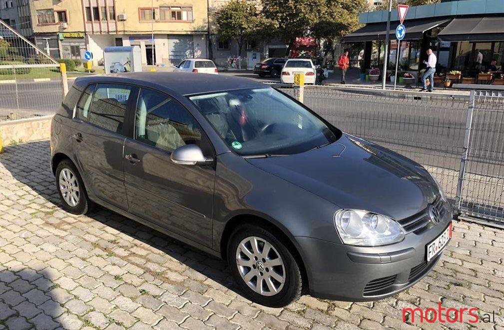 2005' Volkswagen Golf photo #1