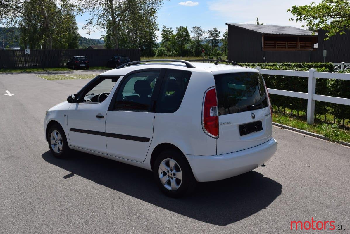 2012' Skoda Roomster photo #6