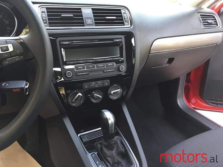 2015' Volkswagen Jetta photo #7