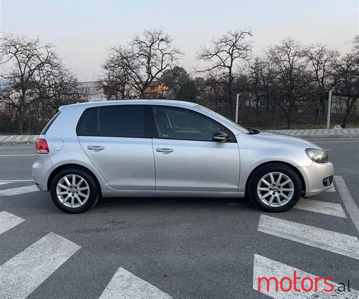 2010' Volkswagen Golf photo #1