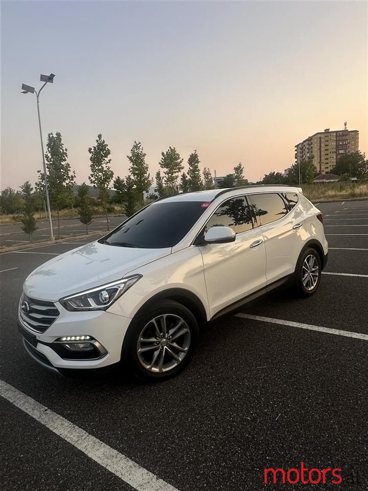 2016' Hyundai Santa Fe photo #5