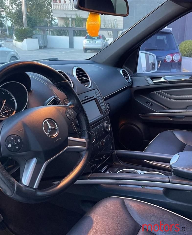 2011' Mercedes-Benz ML 350 photo #3