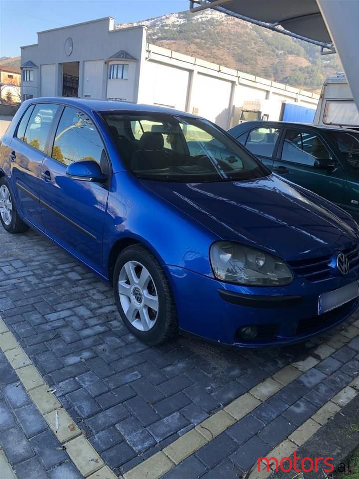 2004' Volkswagen Golf photo #6