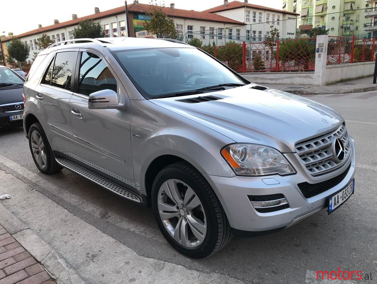 2011' Mercedes-Benz ML 350 photo #1