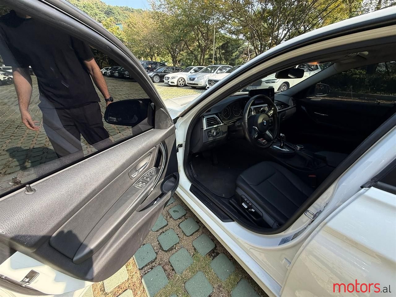 2016' BMW 320 photo #3