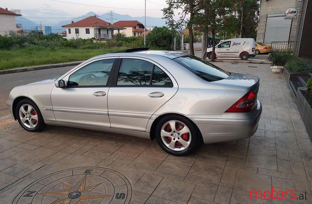 2003' Mercedes-Benz C 220 photo #1