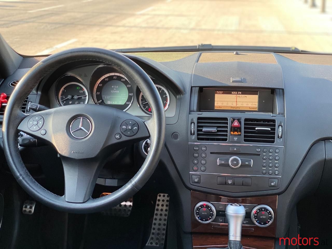 2009' Mercedes-Benz C 300 photo #3