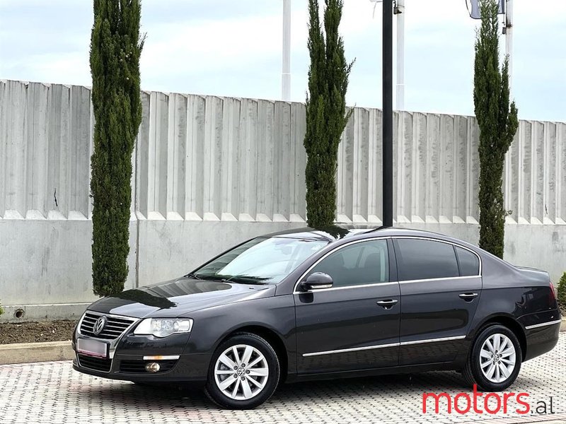 2009' Volkswagen Passat photo #1