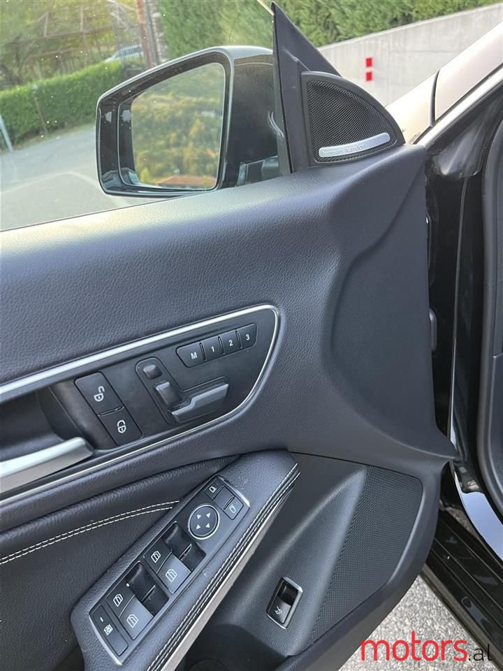 2014' Mercedes-Benz CLA 250 photo #5