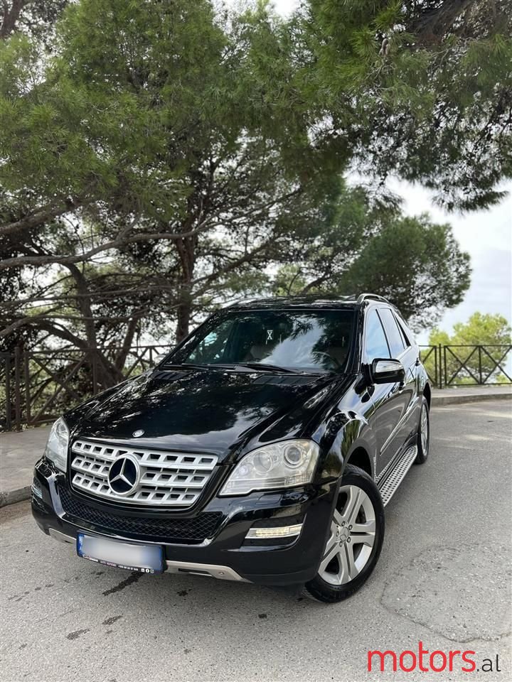 2010' Mercedes-Benz ML 350 photo #1