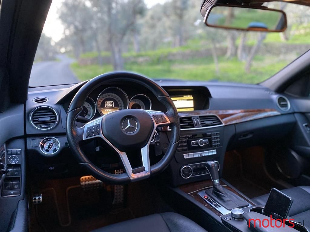 2012' Mercedes-Benz C 300 photo #4