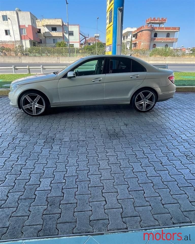 2009' Mercedes-Benz C 300 photo #2
