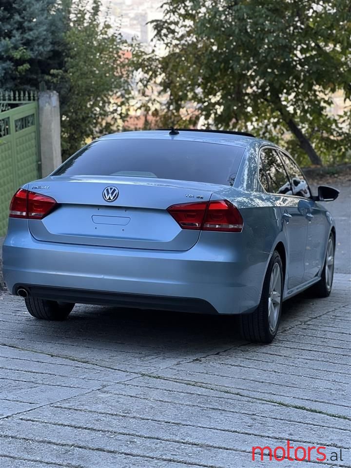 2012' Volkswagen Passat photo #6