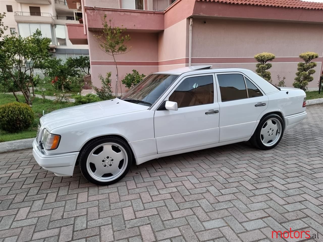 1993' Mercedes-Benz E 500 photo #4