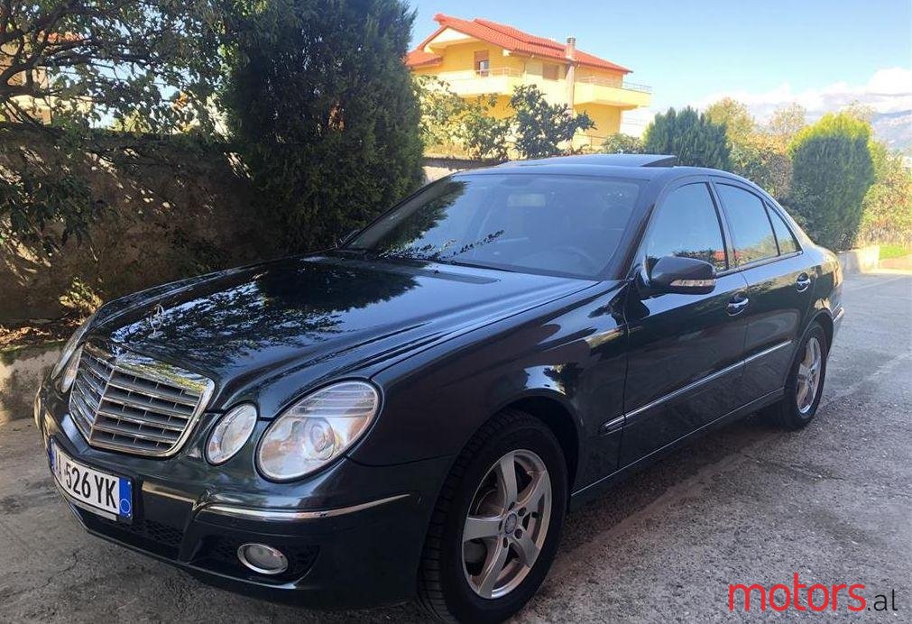 2006' Mercedes-Benz E 220 photo #1