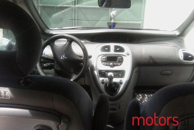 2006' Citroen Xsara Picasso photo #2