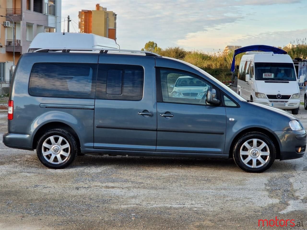 2009' Volkswagen Caddy photo #3