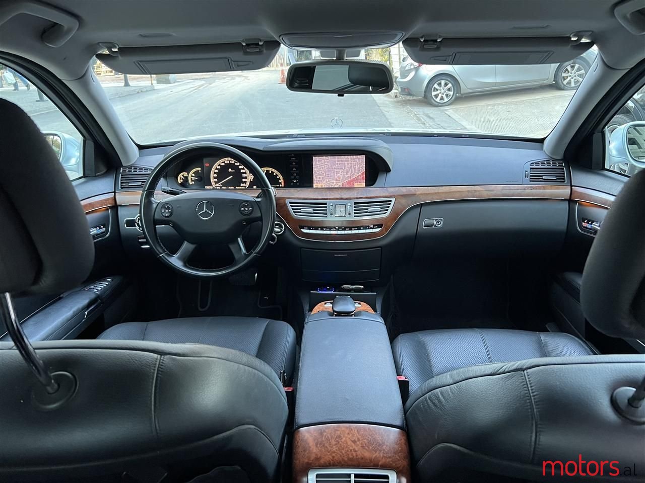 2009' Mercedes-Benz 320 photo #5