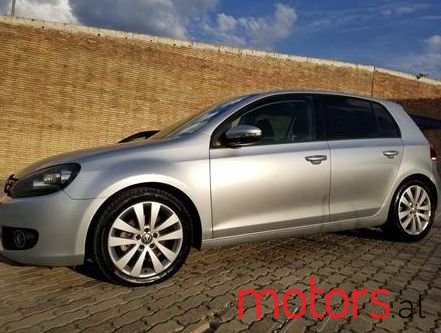 2011' Volkswagen Golf photo #1