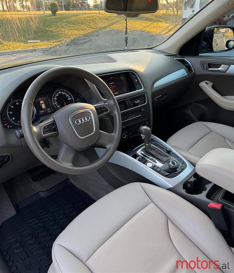 2012' Audi Q5 photo #5