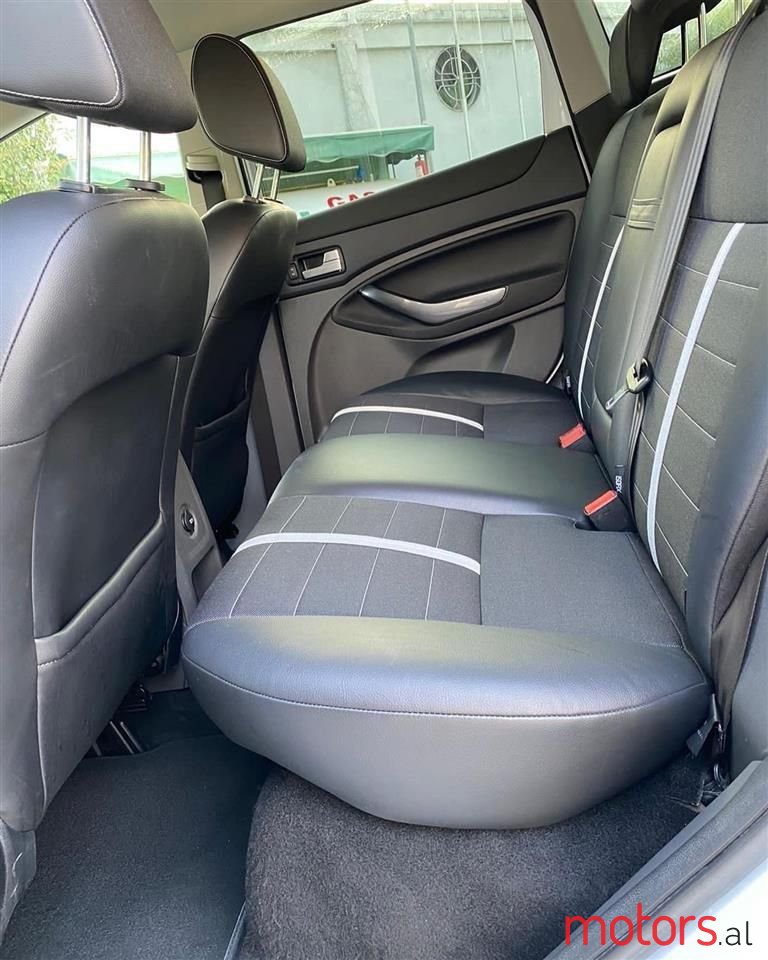 2011' Ford Kuga photo #3