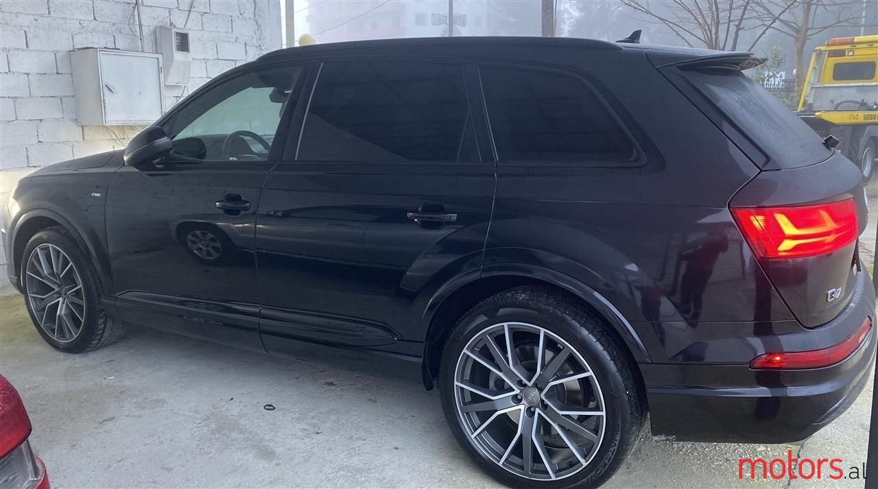 2017' Audi Q7 photo #2