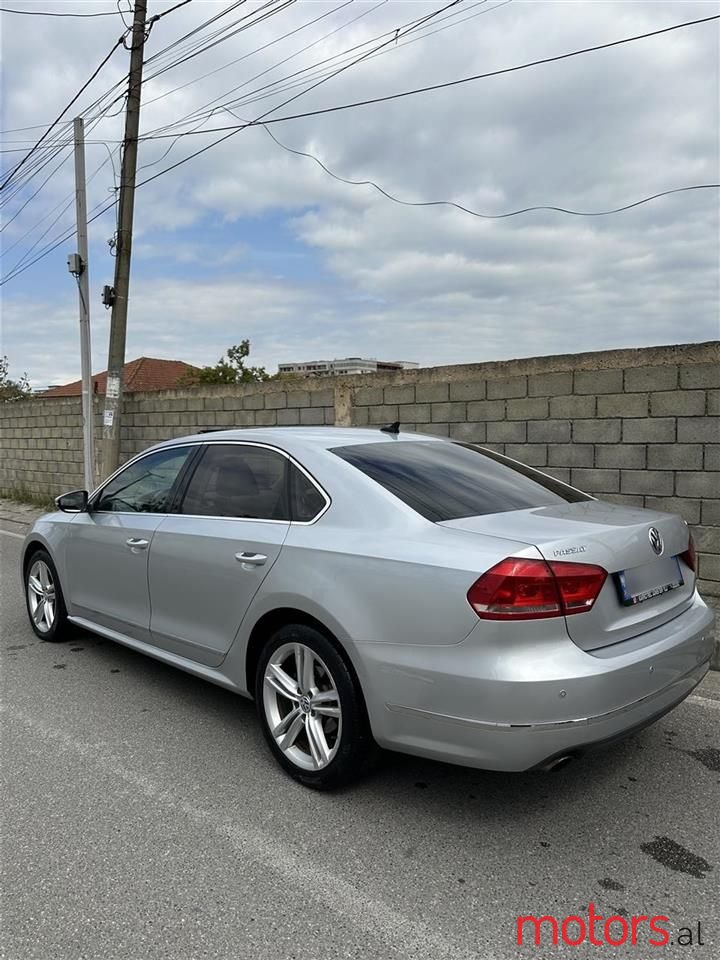 2013' Volkswagen Passat photo #6
