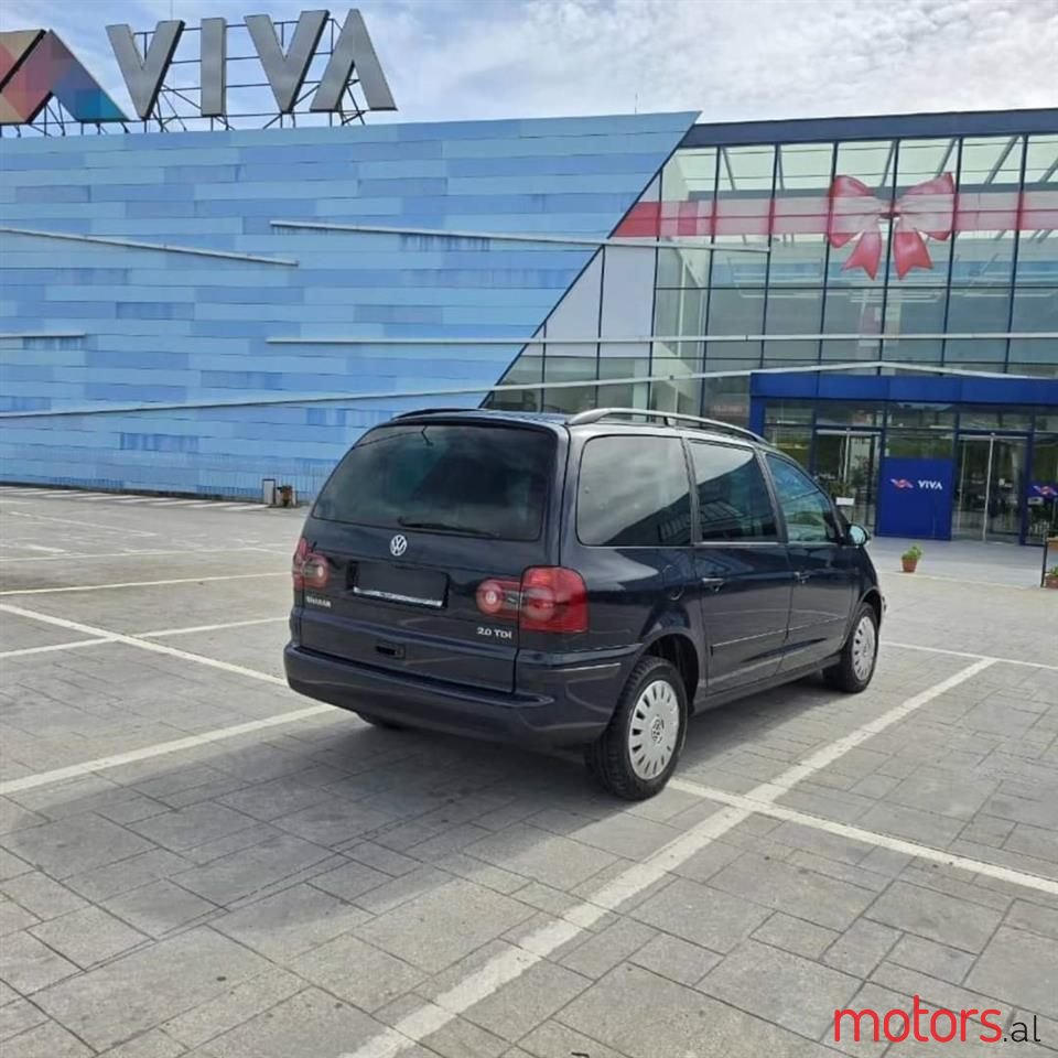 2009' Volkswagen Sharan photo #3