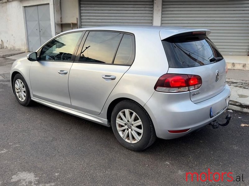 2010' Volkswagen Golf photo #4