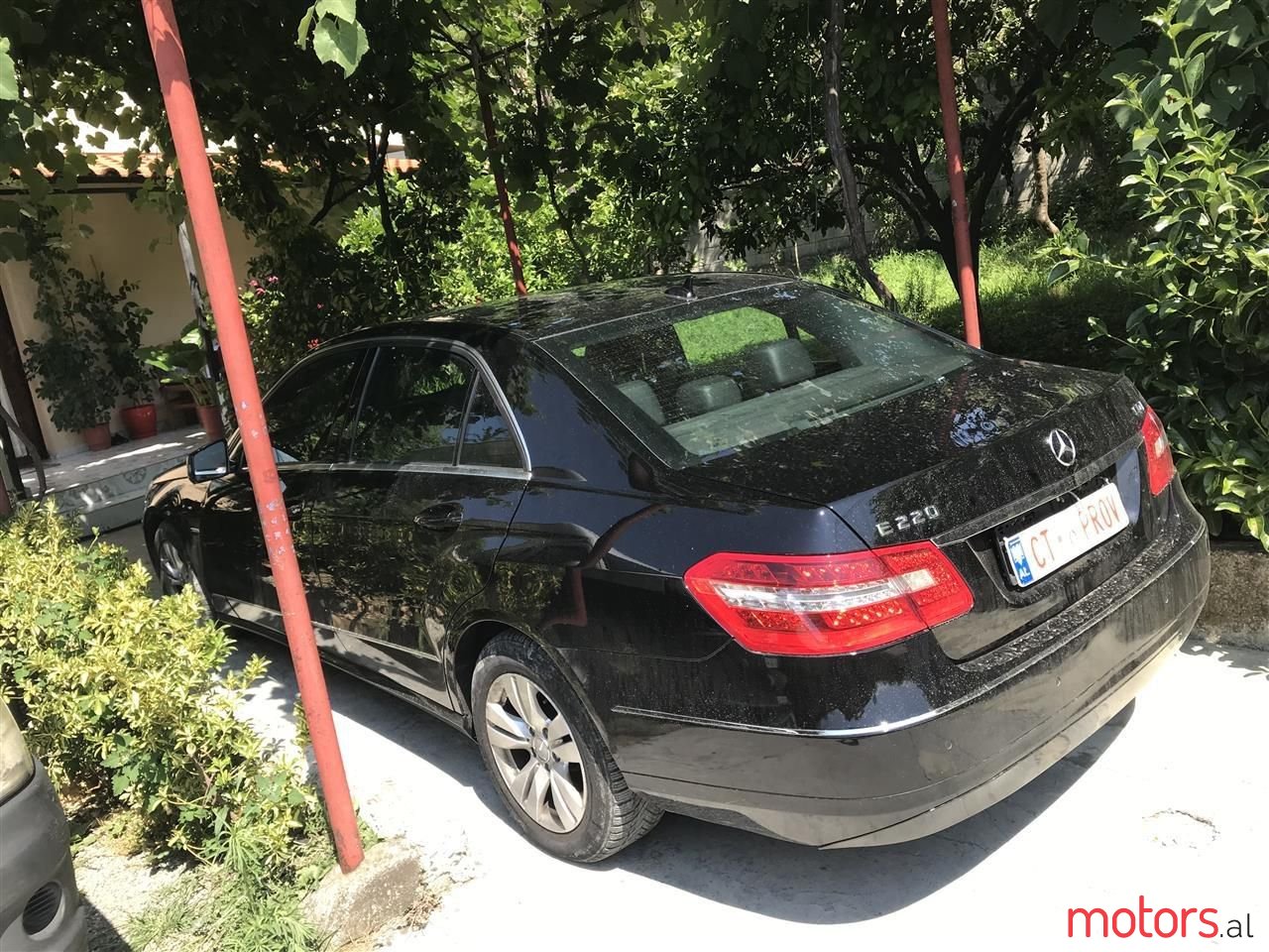 2010' Mercedes-Benz E 220 photo #2