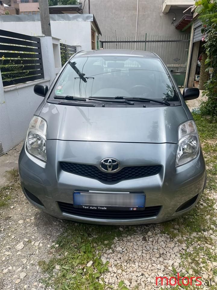 2010' Toyota Yaris photo #6