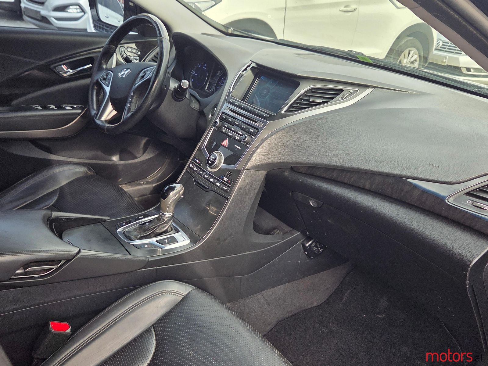 2016' Hyundai Grandeur photo #6