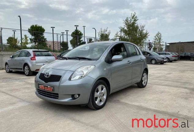 2006' Toyota Yaris photo #1