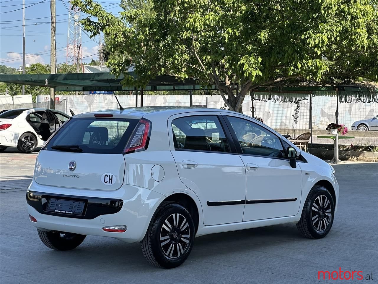 2013' Fiat Punto Evo photo #5