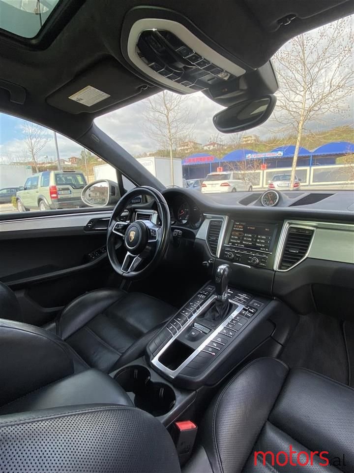 2016' Porsche Macan photo #5