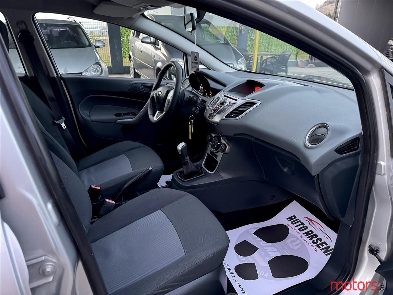 2011' Ford Fiesta photo #6