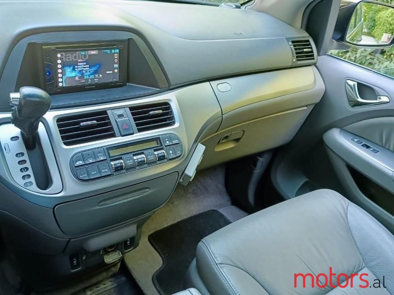 2010' Honda Odyssey photo #2