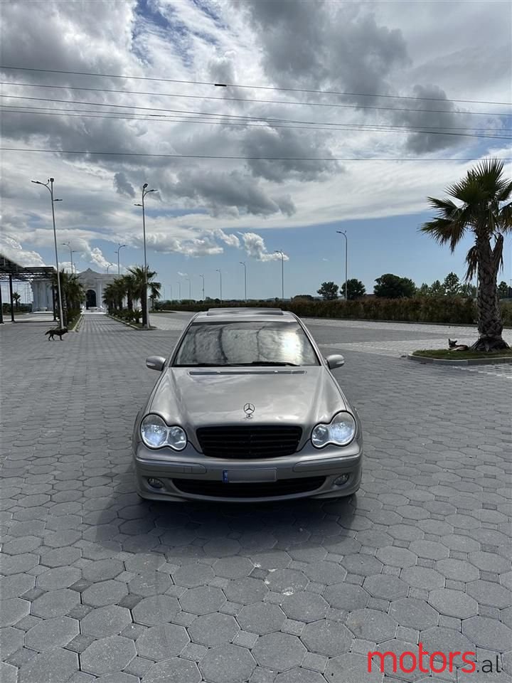 2006' Mercedes-Benz 220 photo #6