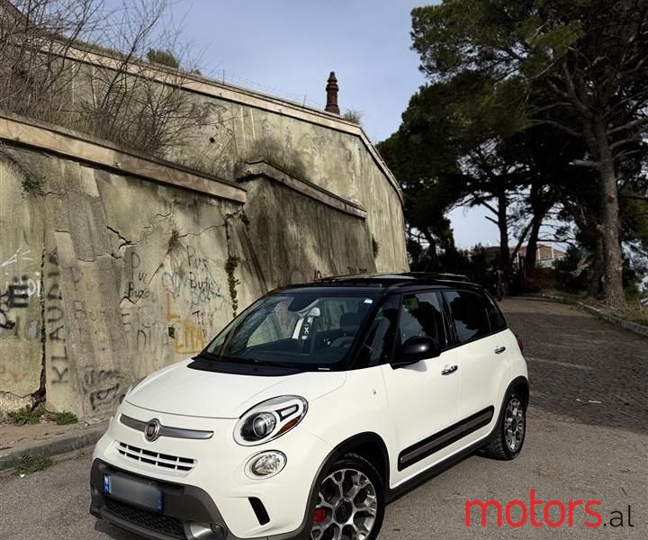2015' Fiat 500L Trekking photo #6