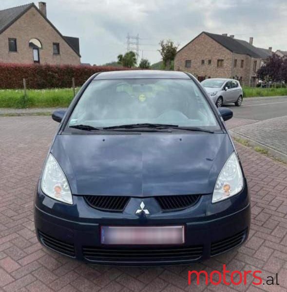 2008' Mitsubishi Colt photo #2