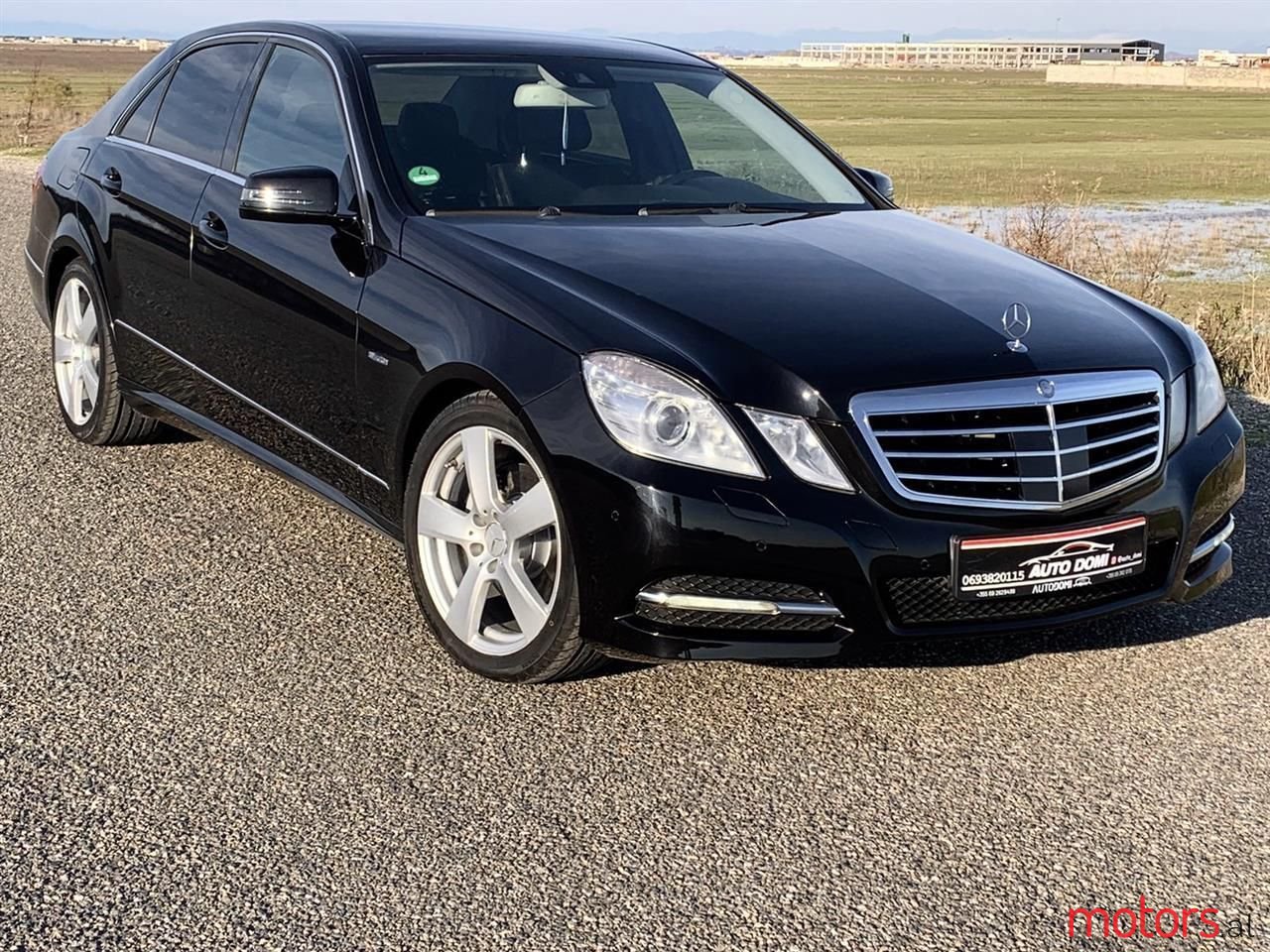 2011' Mercedes-Benz E 350 photo #1