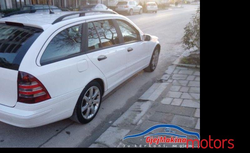 2004' Mercedes-Benz C-Class photo #1