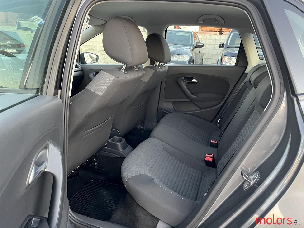 2012' Volkswagen Polo photo #4