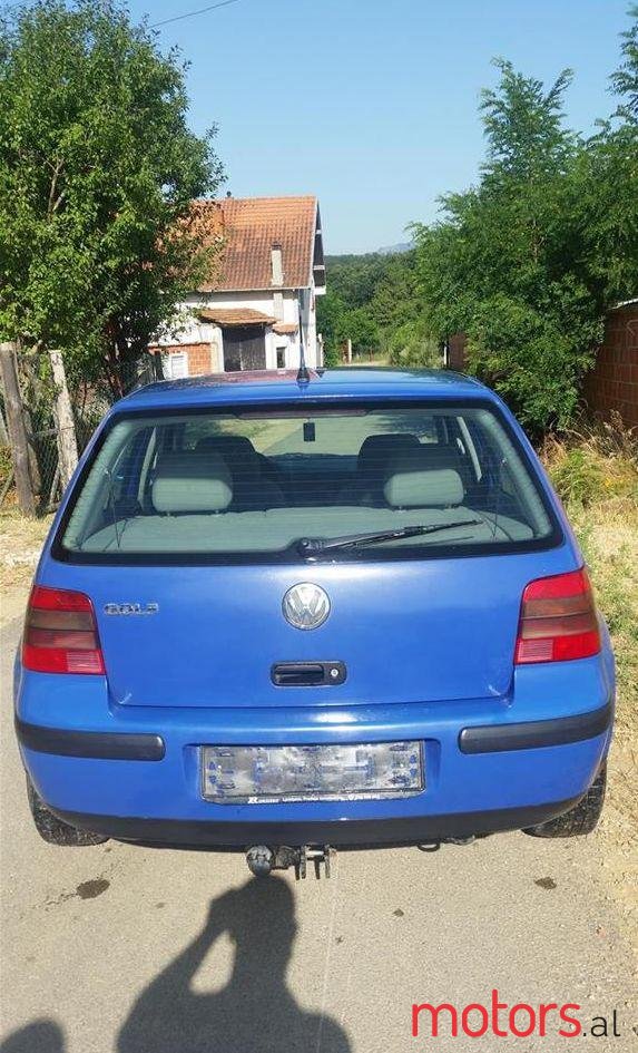 2001' Volkswagen Golf photo #1