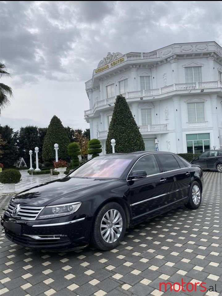 2012' Volkswagen Phaeton photo #5