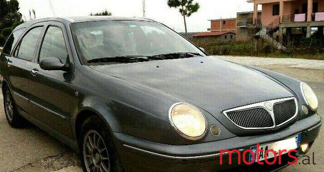 2001' Lancia Lybra photo #1