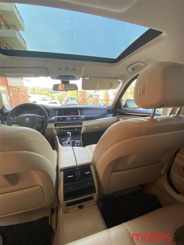 2015' BMW 528 photo #5